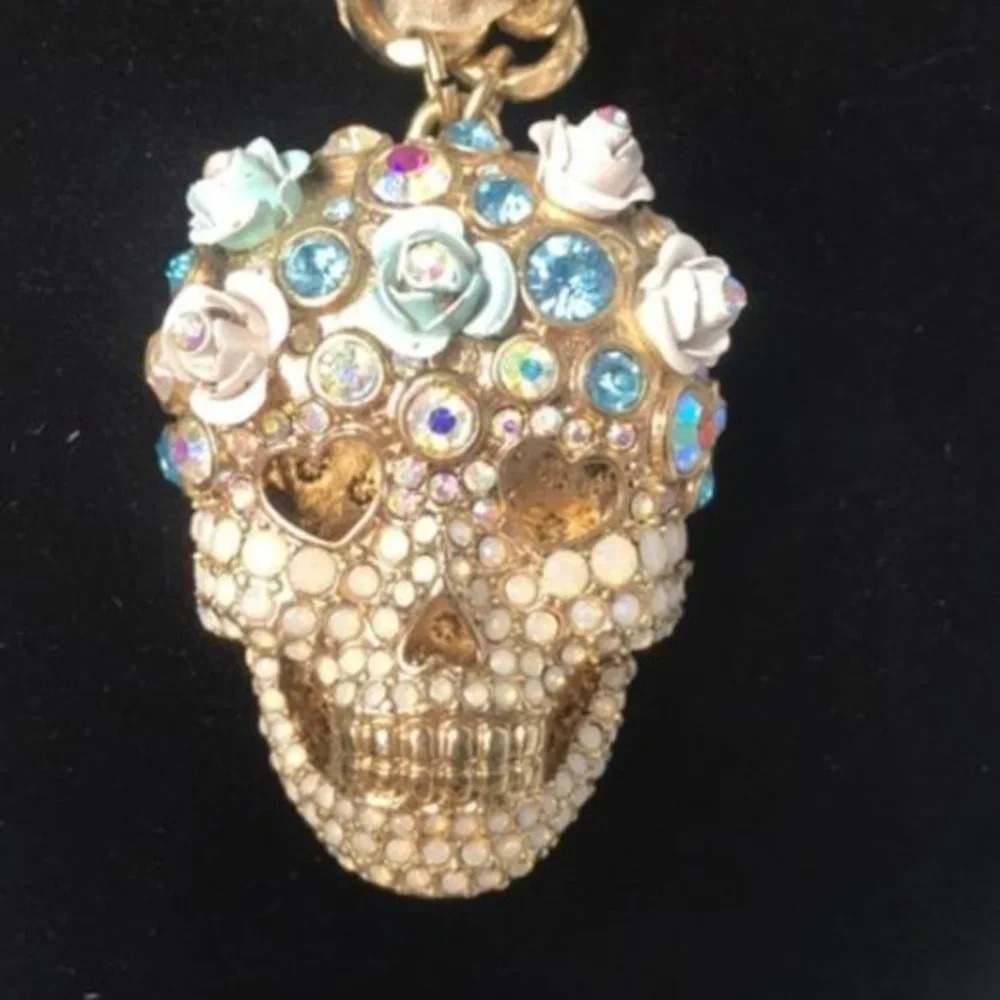 NWT Betsey Johsnon Sugar Skull Necklace - Picture 12 of 14